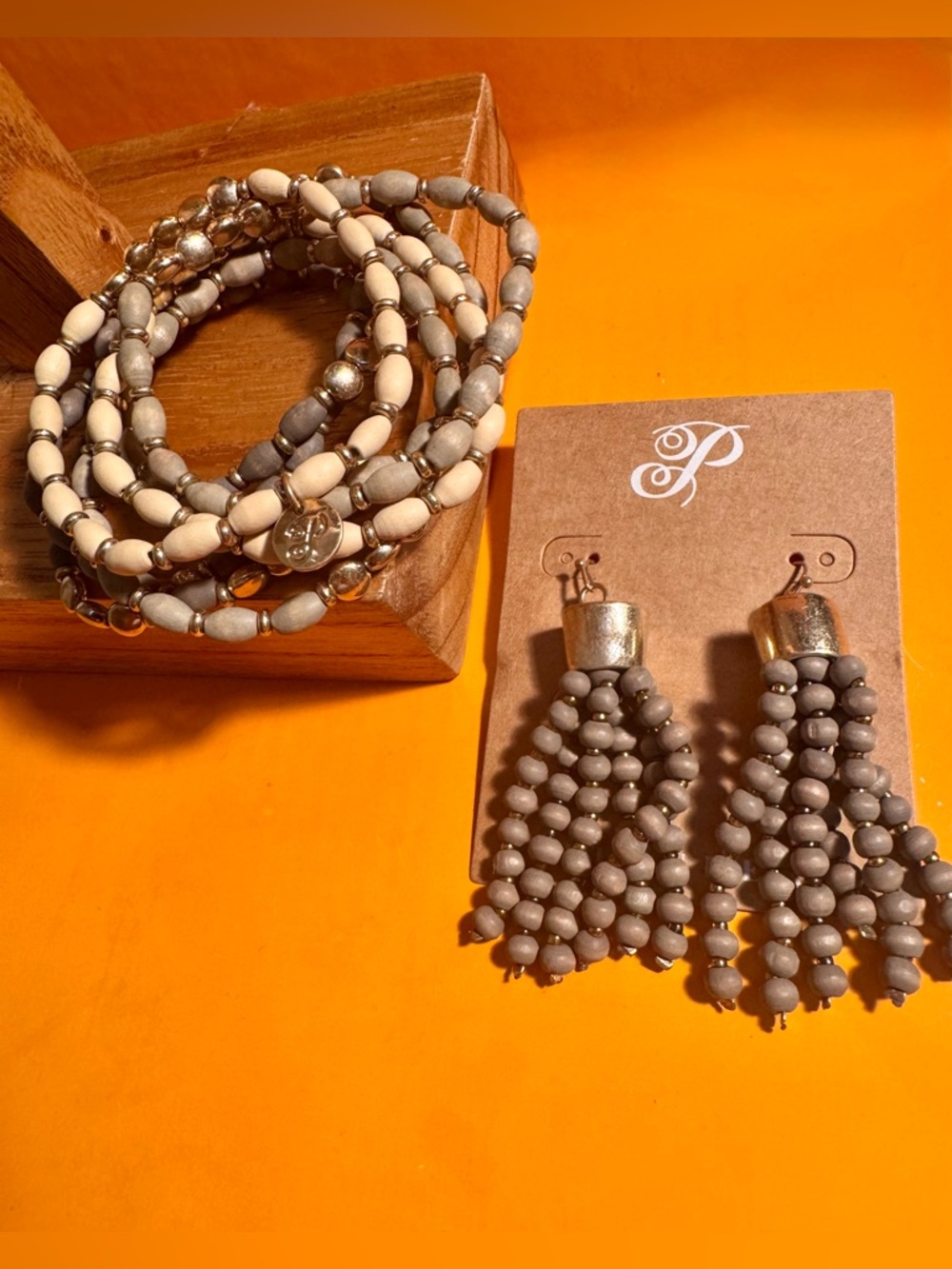 Plunder Wood Beaded Earrings Bracelet Set New in Package + Pouch